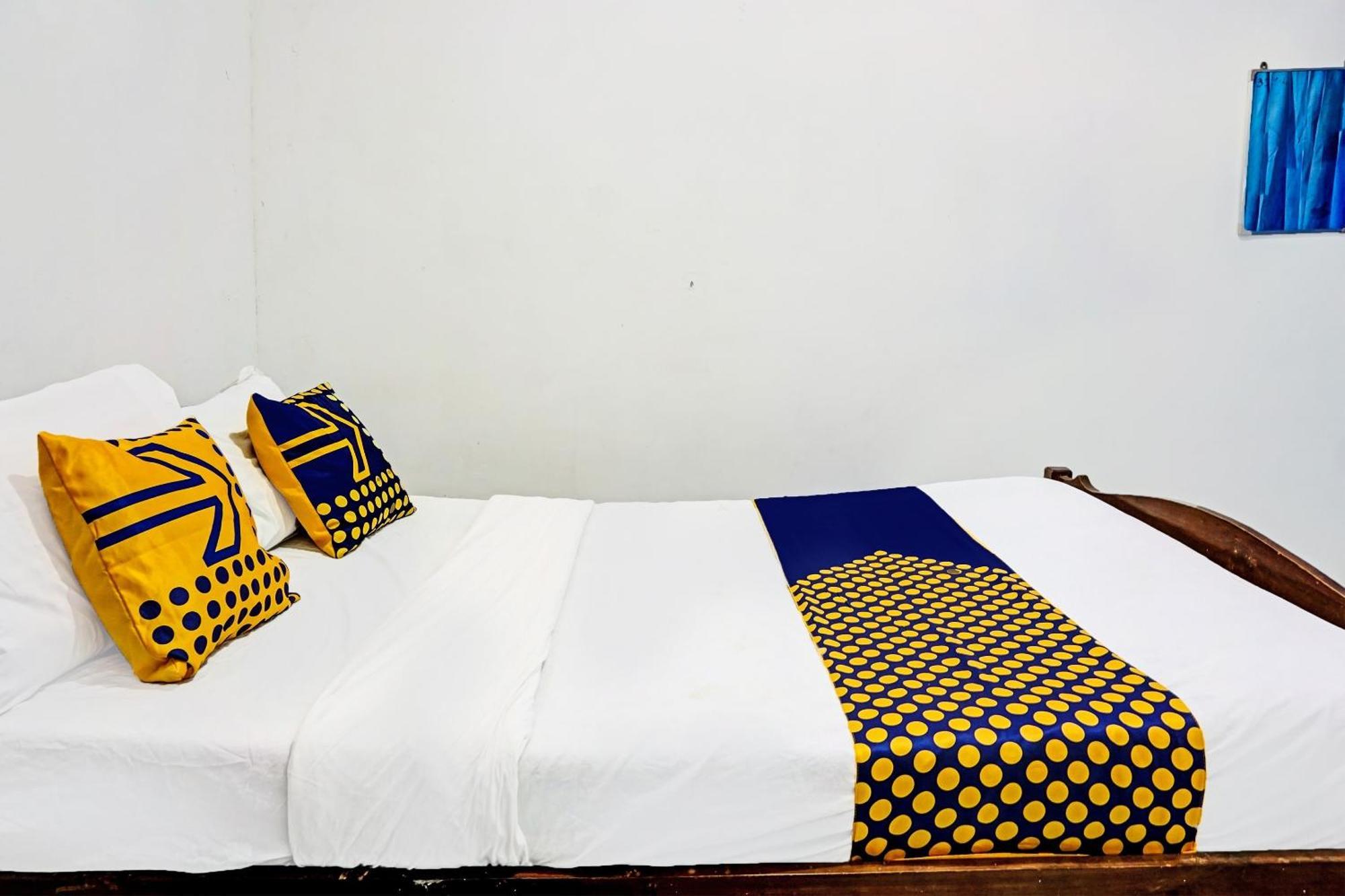 Hotel Oyo Life 91896 Kost Bu Dewi Syariah Pasuruan Exterior foto